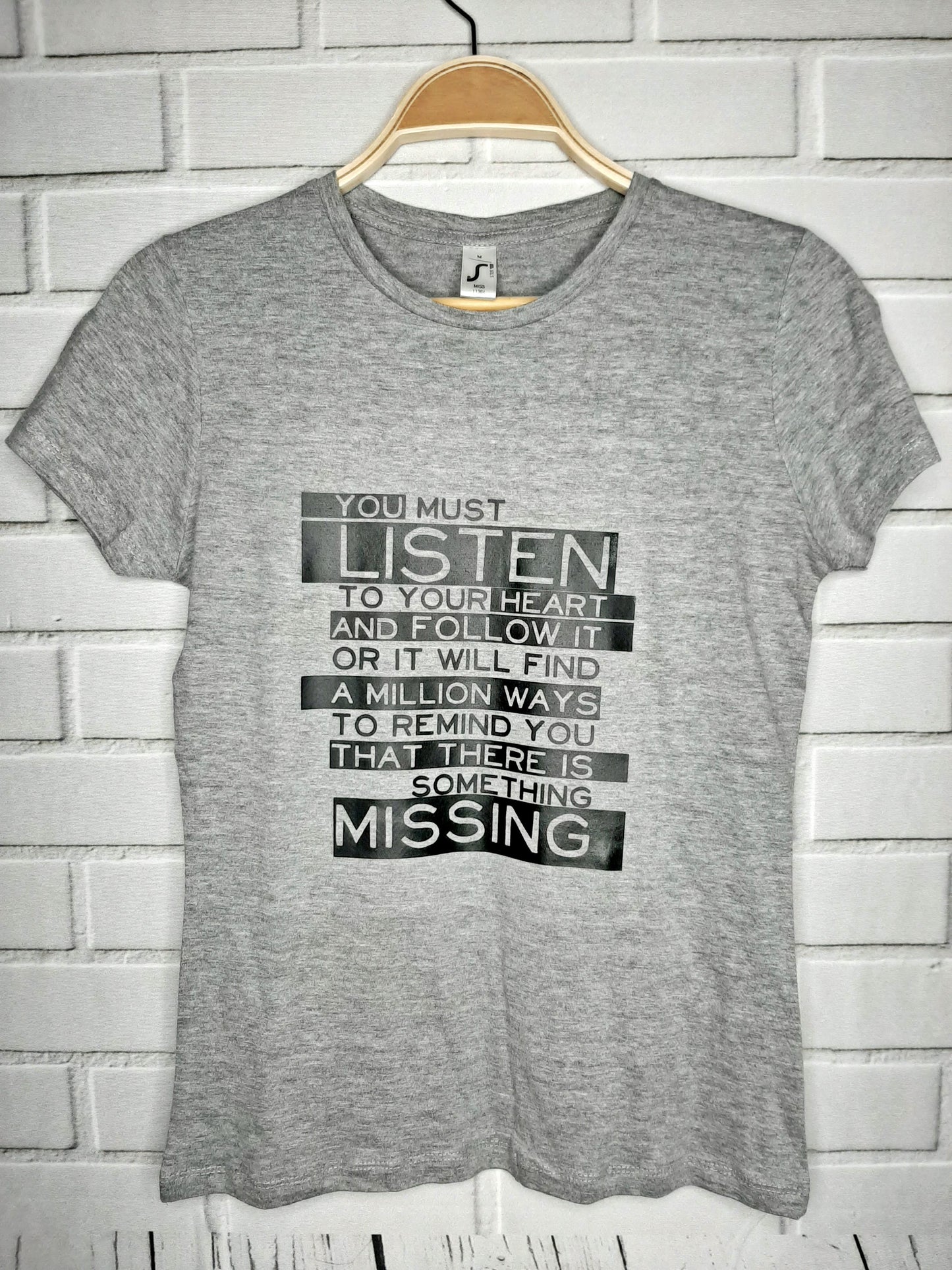 t-shirt gris