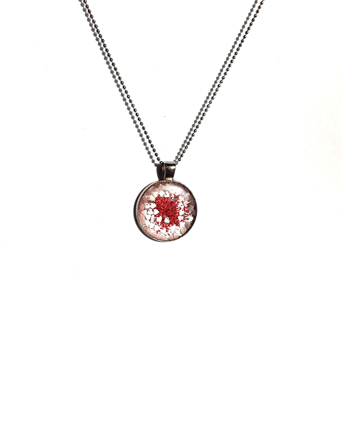 Snowy medallion pendant  chain