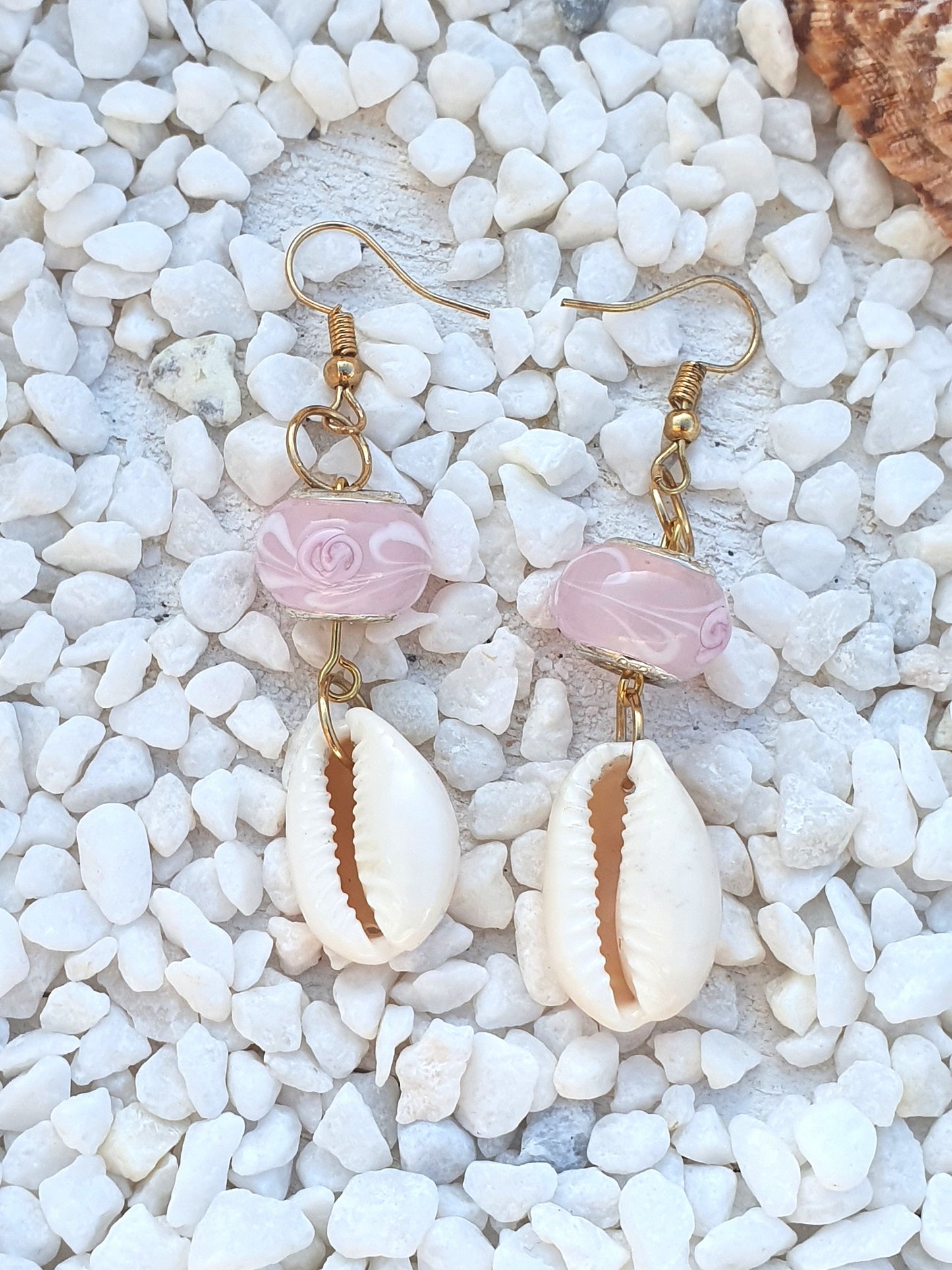 Boucles D'Oreilles Pendantes Cauris Roses