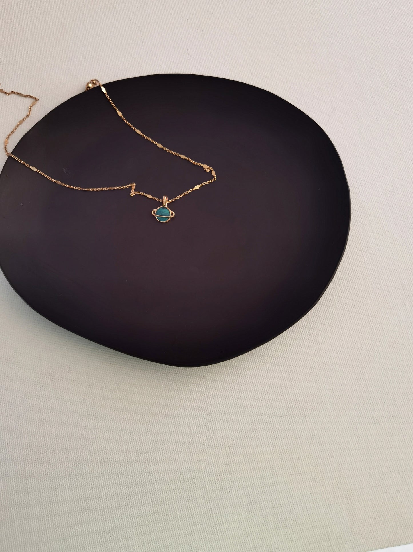 Emerald green necklace and pendant chain set