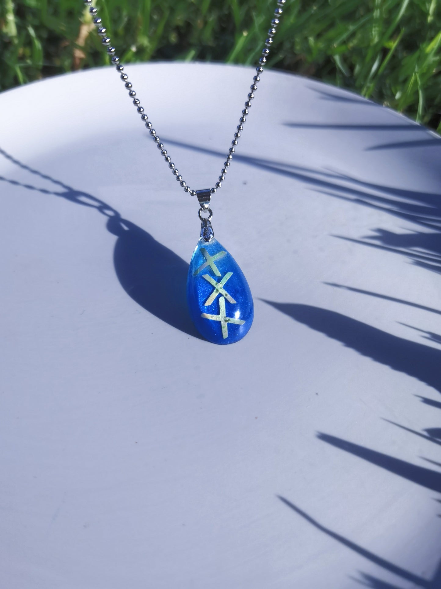 Blue teardrop pendant chain