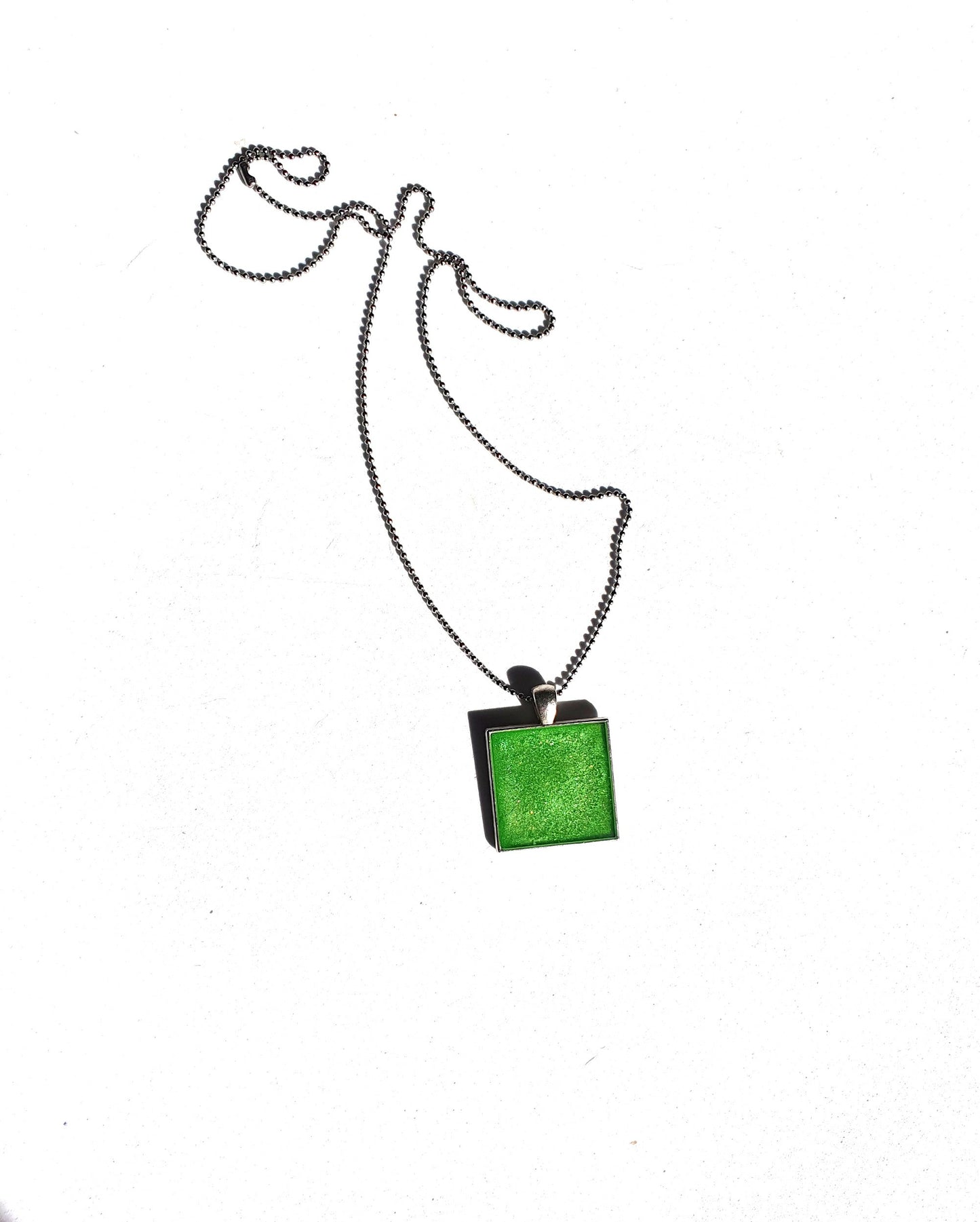 Chaîne pendentif carrée verte