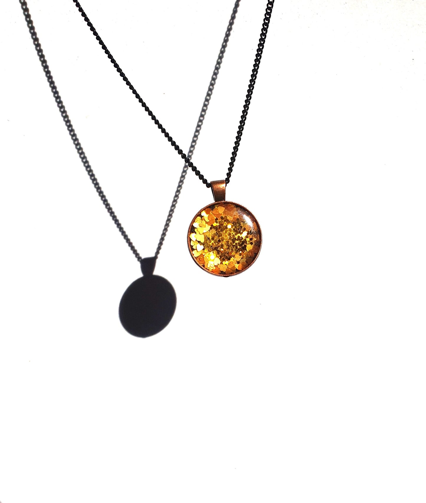 Goldy medallion pendant chain