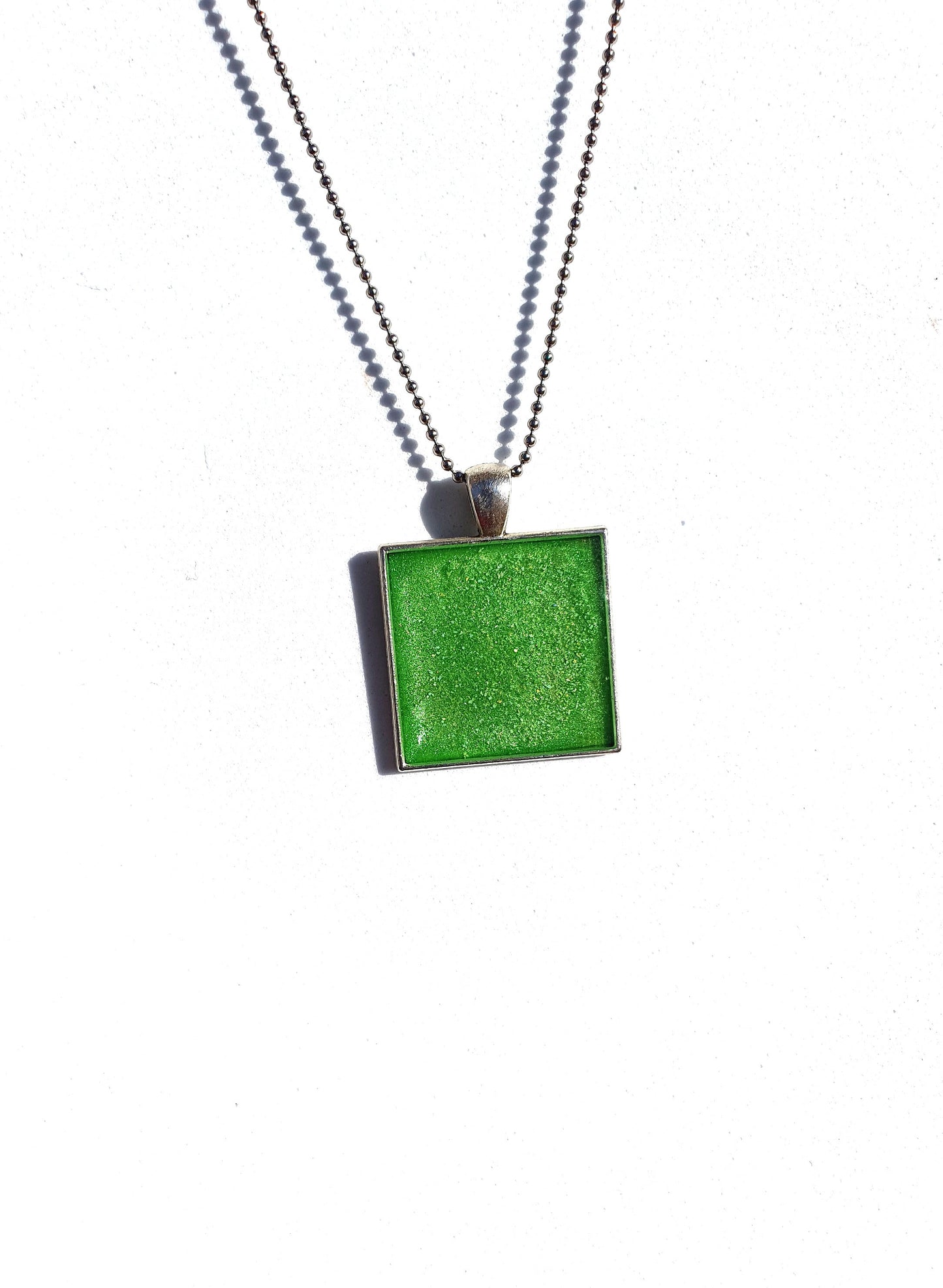 Chaîne pendentif carrée verte