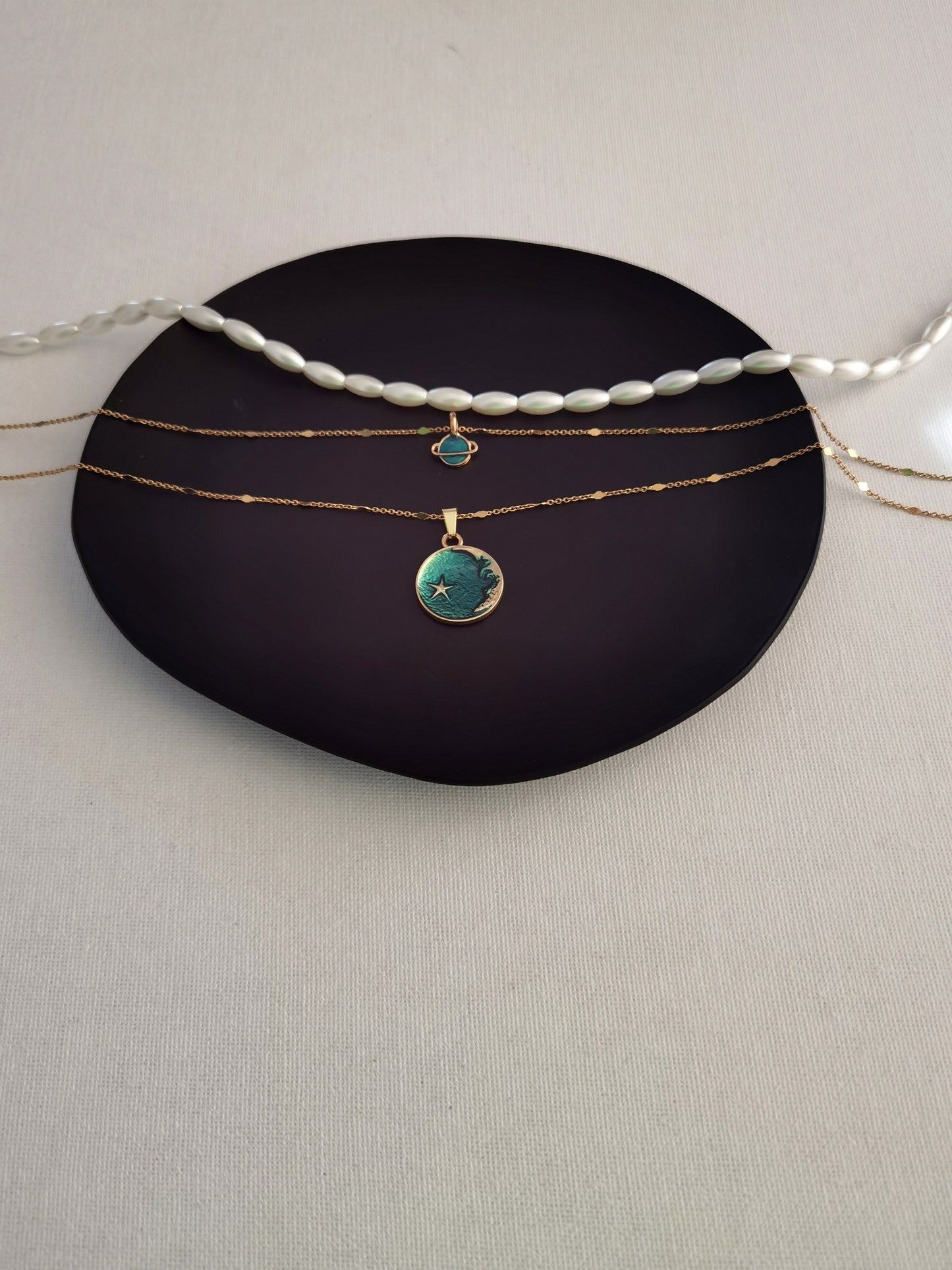 Emerald green necklace and pendant chain set