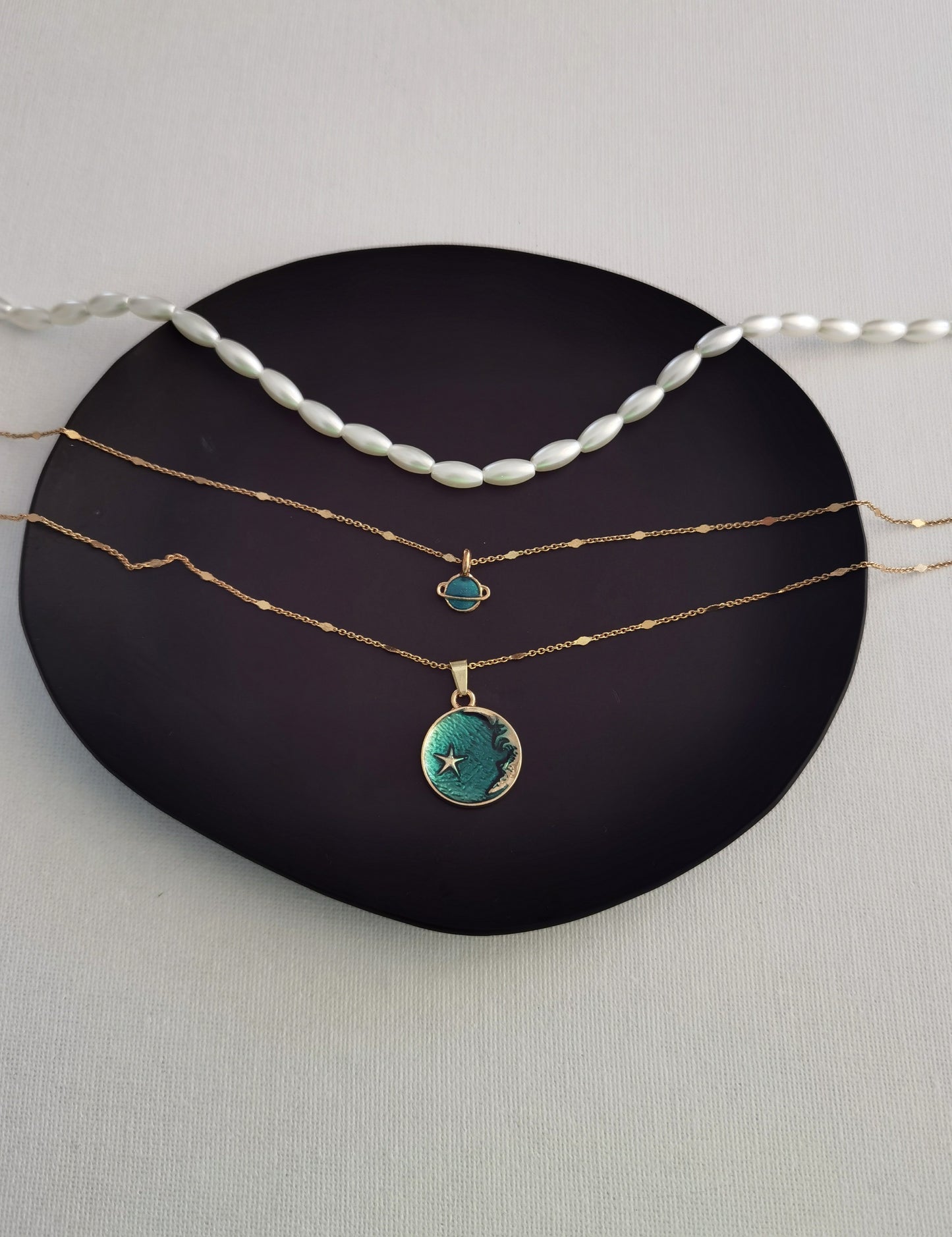 Emerald green necklace and pendant chain set