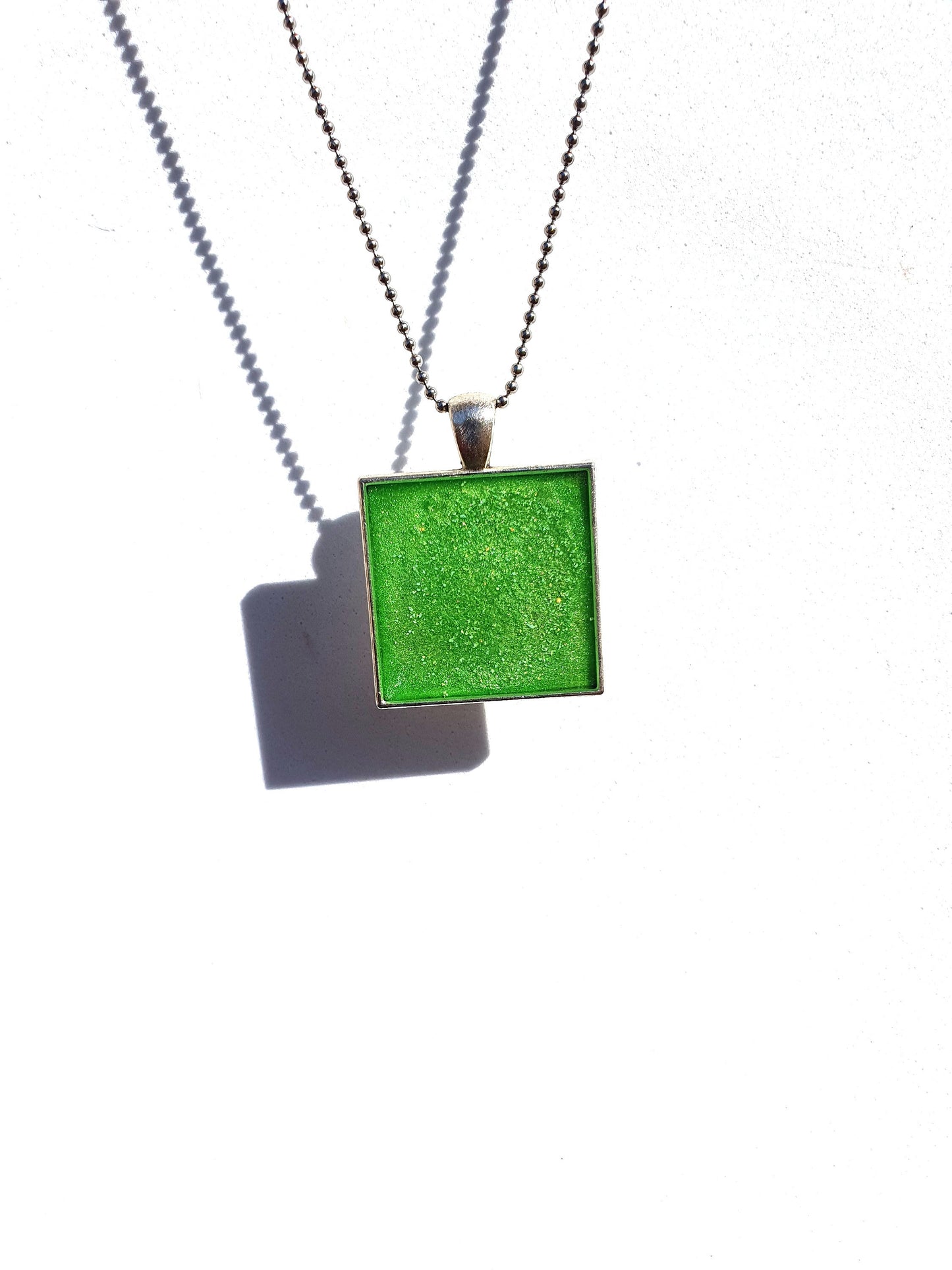 Chaîne pendentif carrée verte