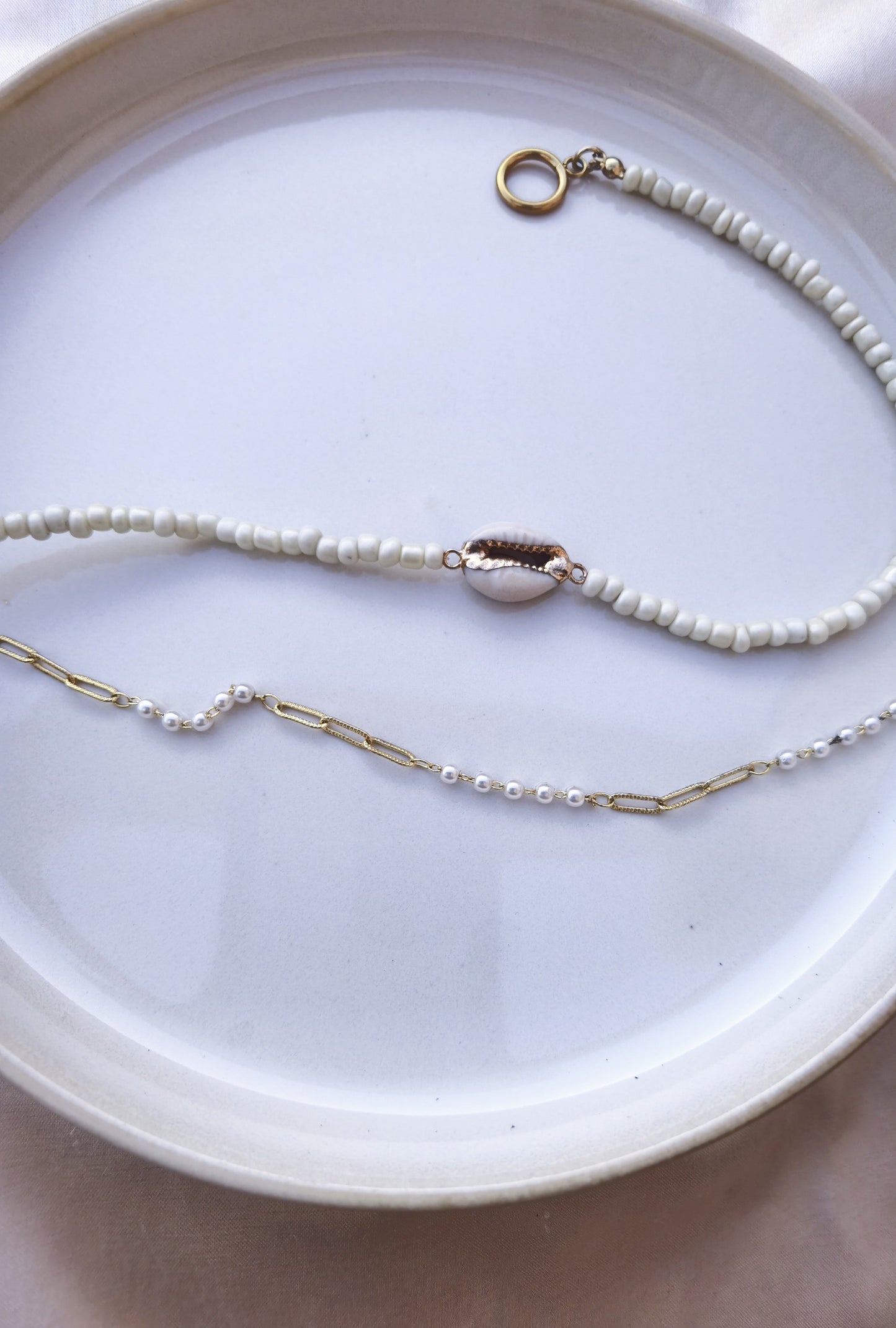 Chain necklace and pearl necklace set