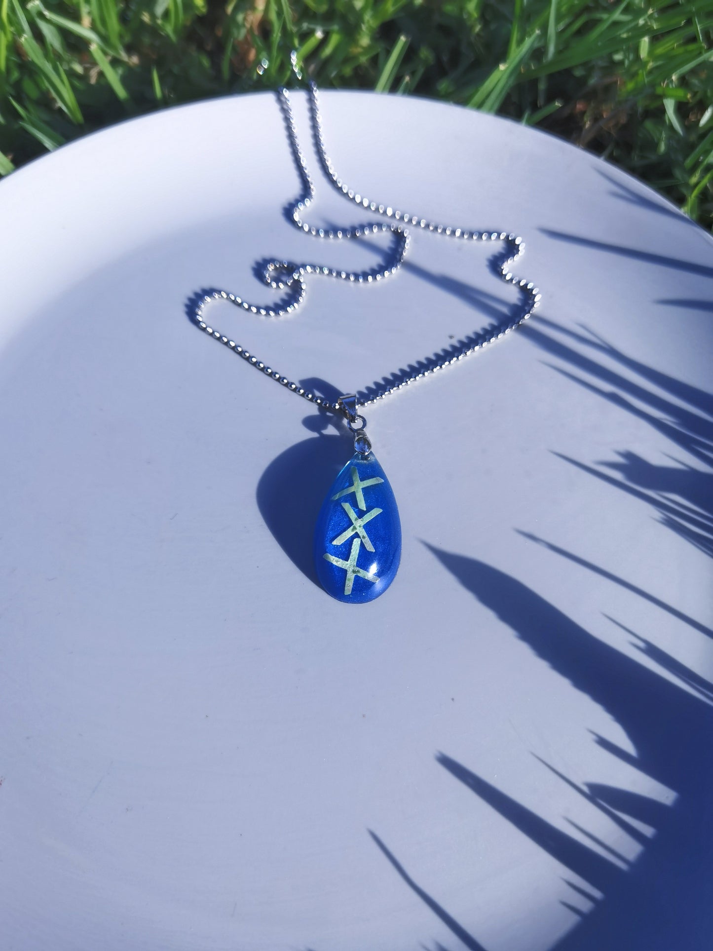Blue teardrop pendant chain